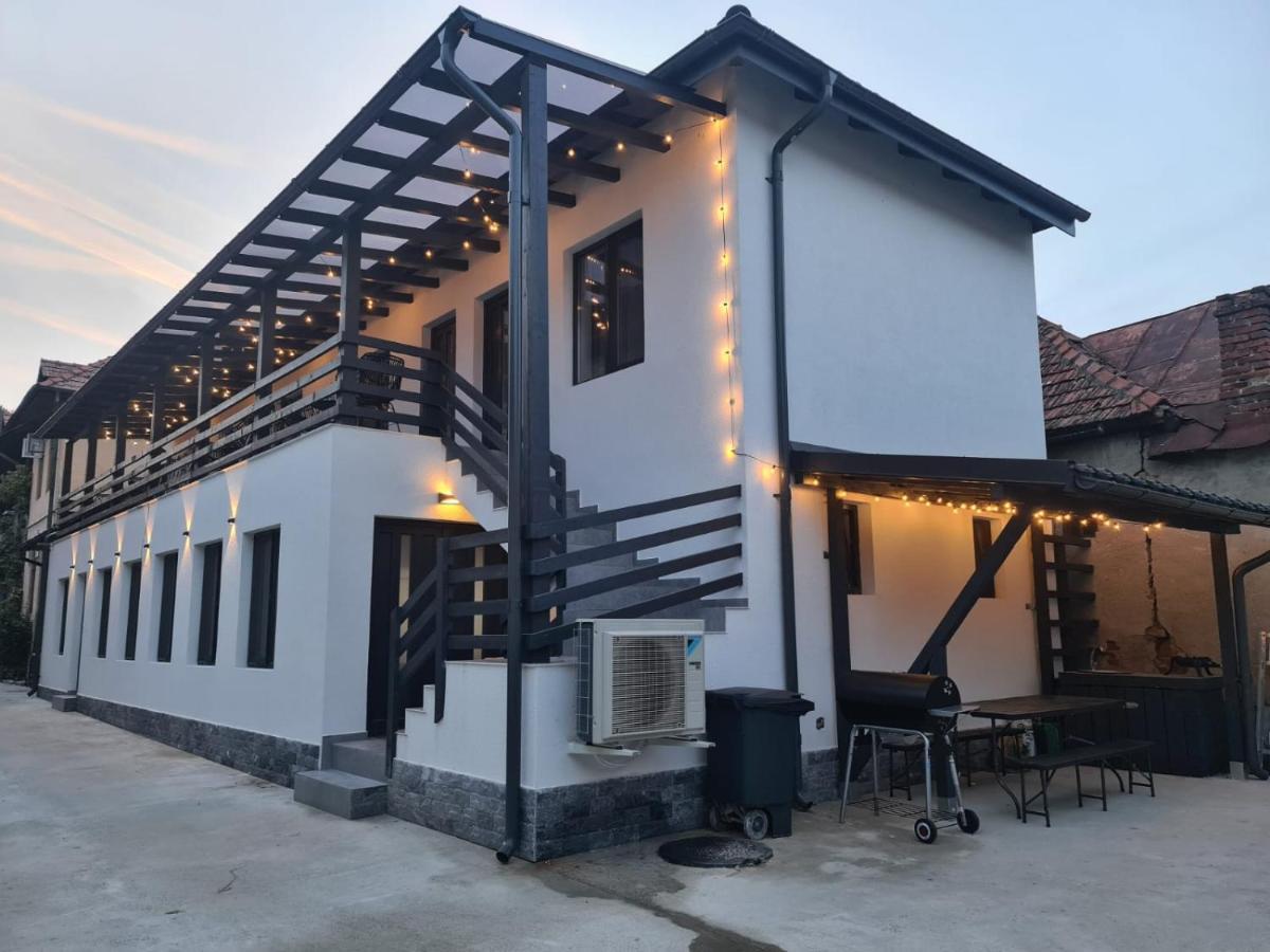 Urbanist Guest House Calimanesti Exterior foto