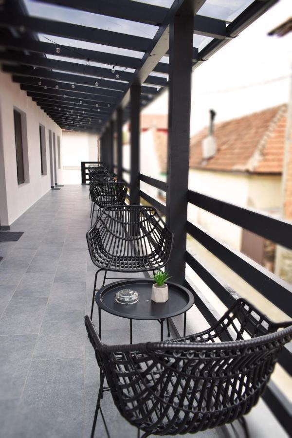 Urbanist Guest House Calimanesti Exterior foto